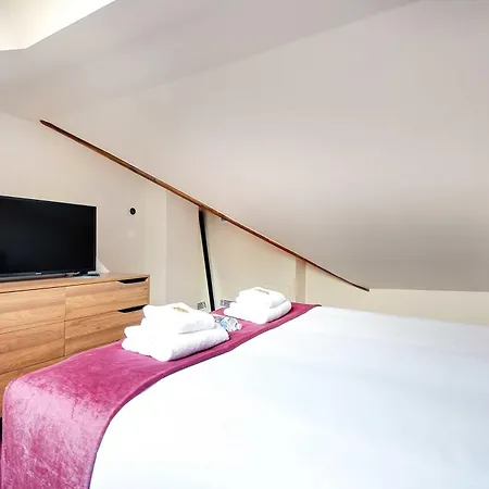 Lovely Parisian Near The Eiffel Tower Apartment *